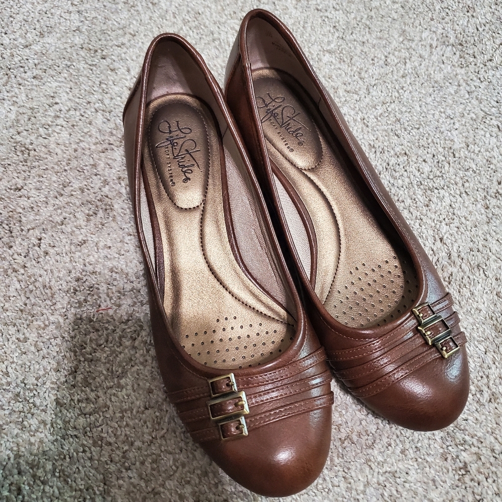 Brown dress shoes